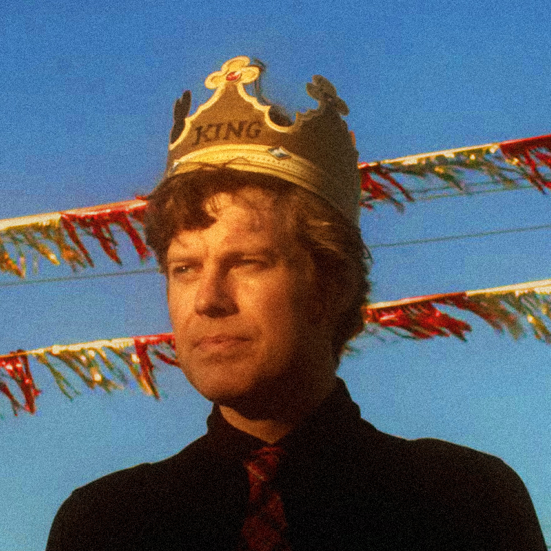 Deal King Sells You The Moon